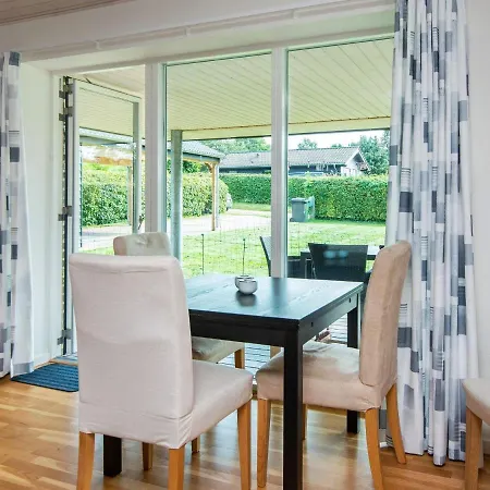 6 Person Holiday In Malling
